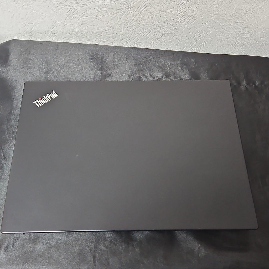 LAPTOP LENOVO THINKPAD E14 (2021) 256 GB SSD 8 GB RAM (SEMINUEVO)