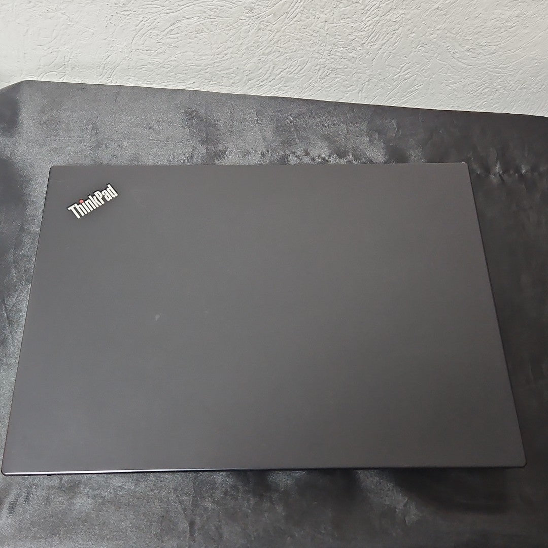 LAPTOP LENOVO THINKPAD E14 (2021) 256 GB SSD 8 GB RAM (SEMINUEVO)