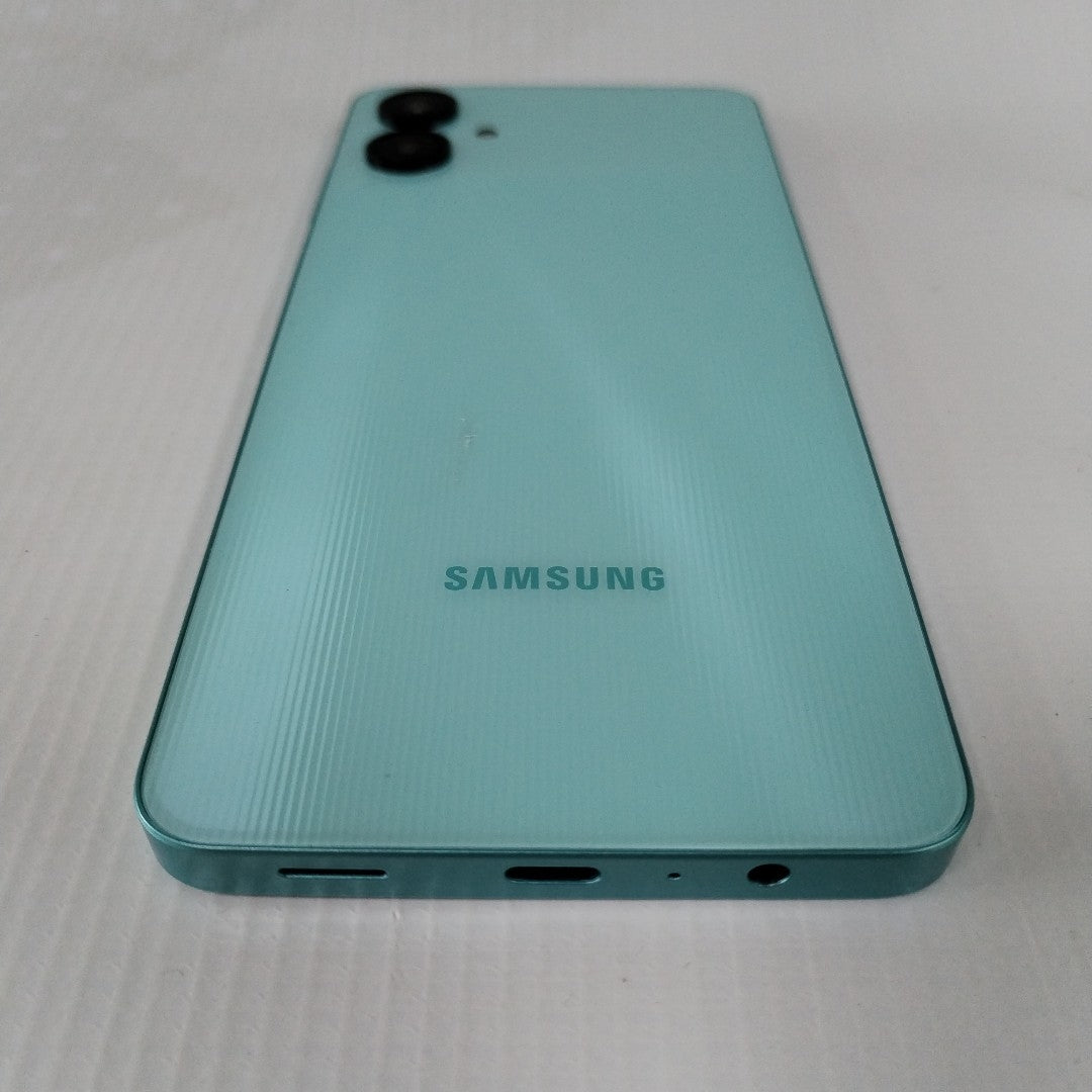 CELULAR SAMSUNG GALAXY A06 SM-A065M (2024) 64 GB 4 GB RAM (SEMINUEVO)