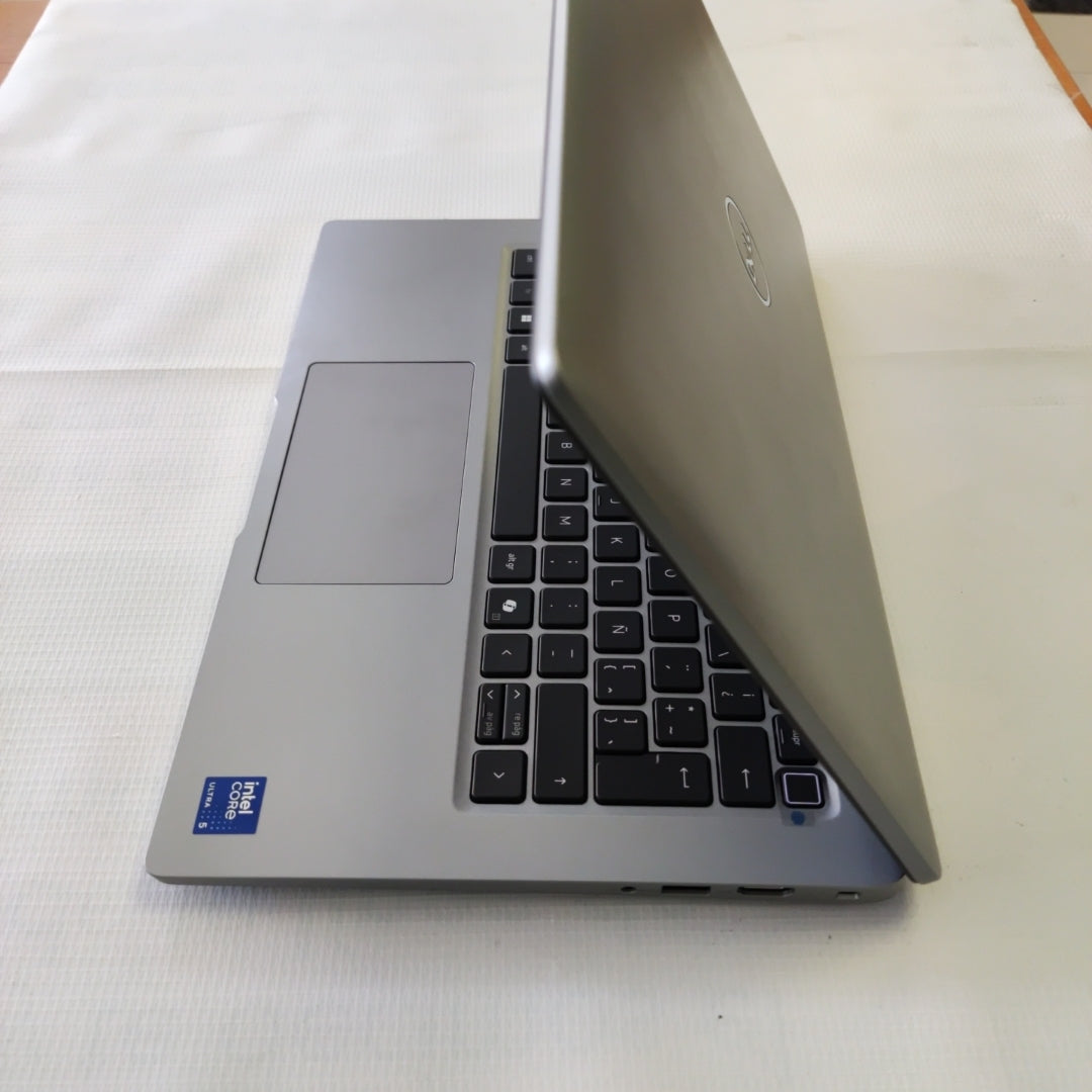 LAPTOP DELL LATITUDE 5450 (2024) 512 GB SSD 16 GB RAM (SEMINUEVO)