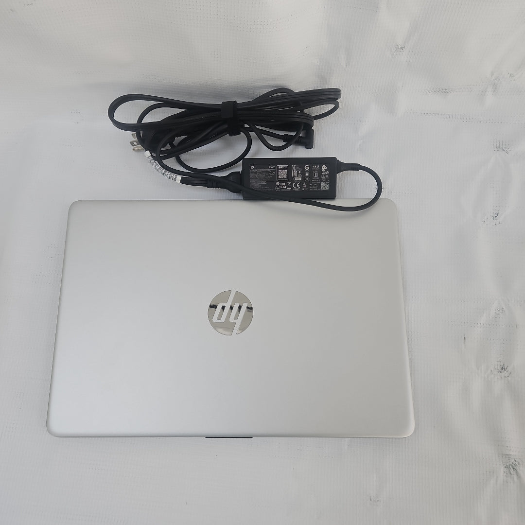 LAPTOP HP 14-DQ0530LA(2024) 256 GB SSD 8 GB RAM (SEMINUEVO)