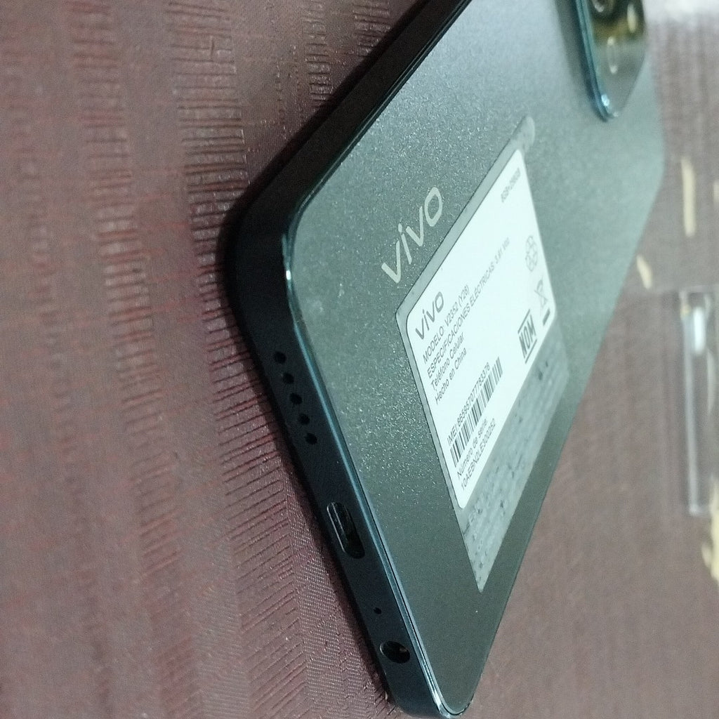 CELULAR VIVO Y28 V2352 256 GB 8 GB RAM (SEMINUEVO)