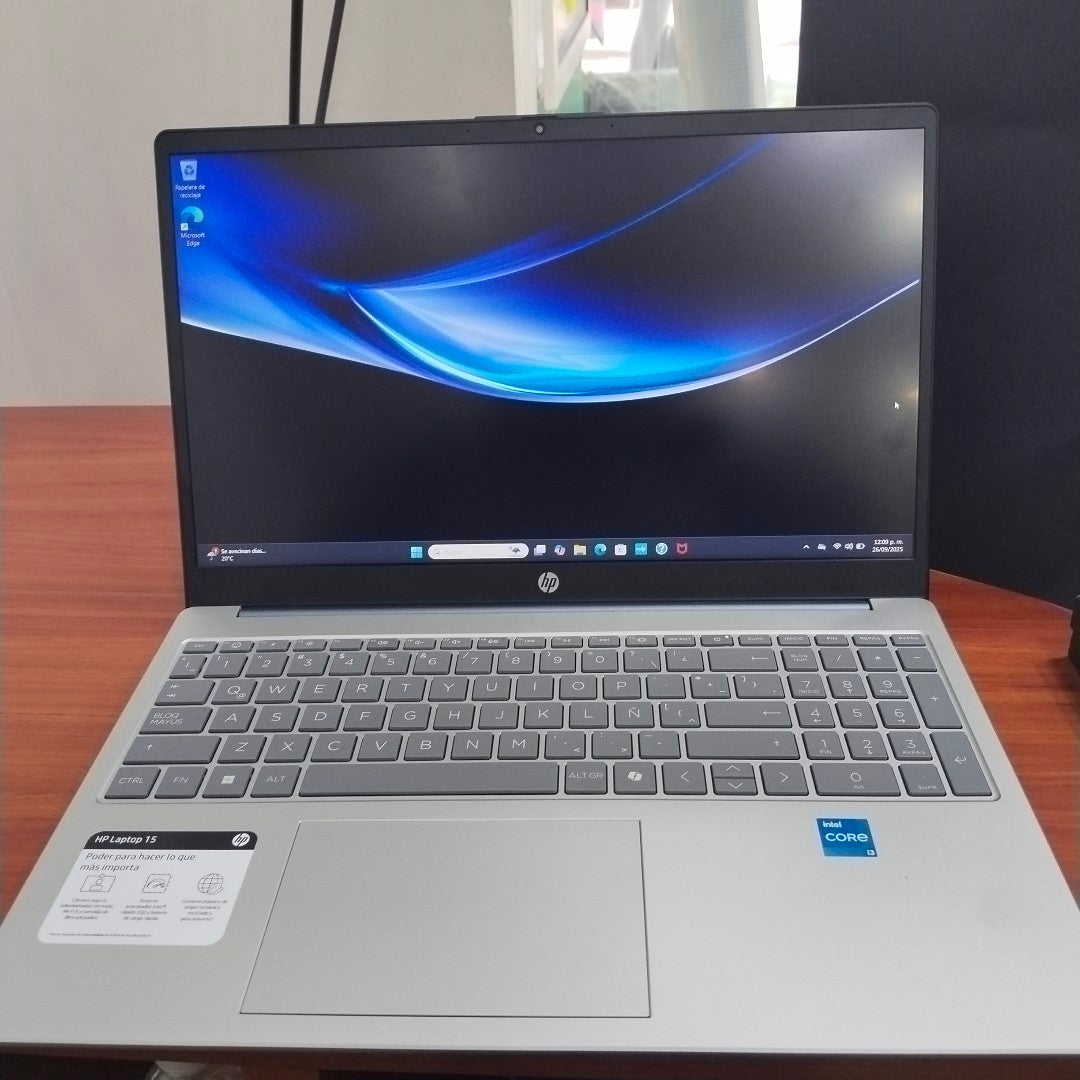 LAPTOP HP 15-FD0231LA (2025) 512 GB SSD 8 GB RAM (SEMINUEVO)