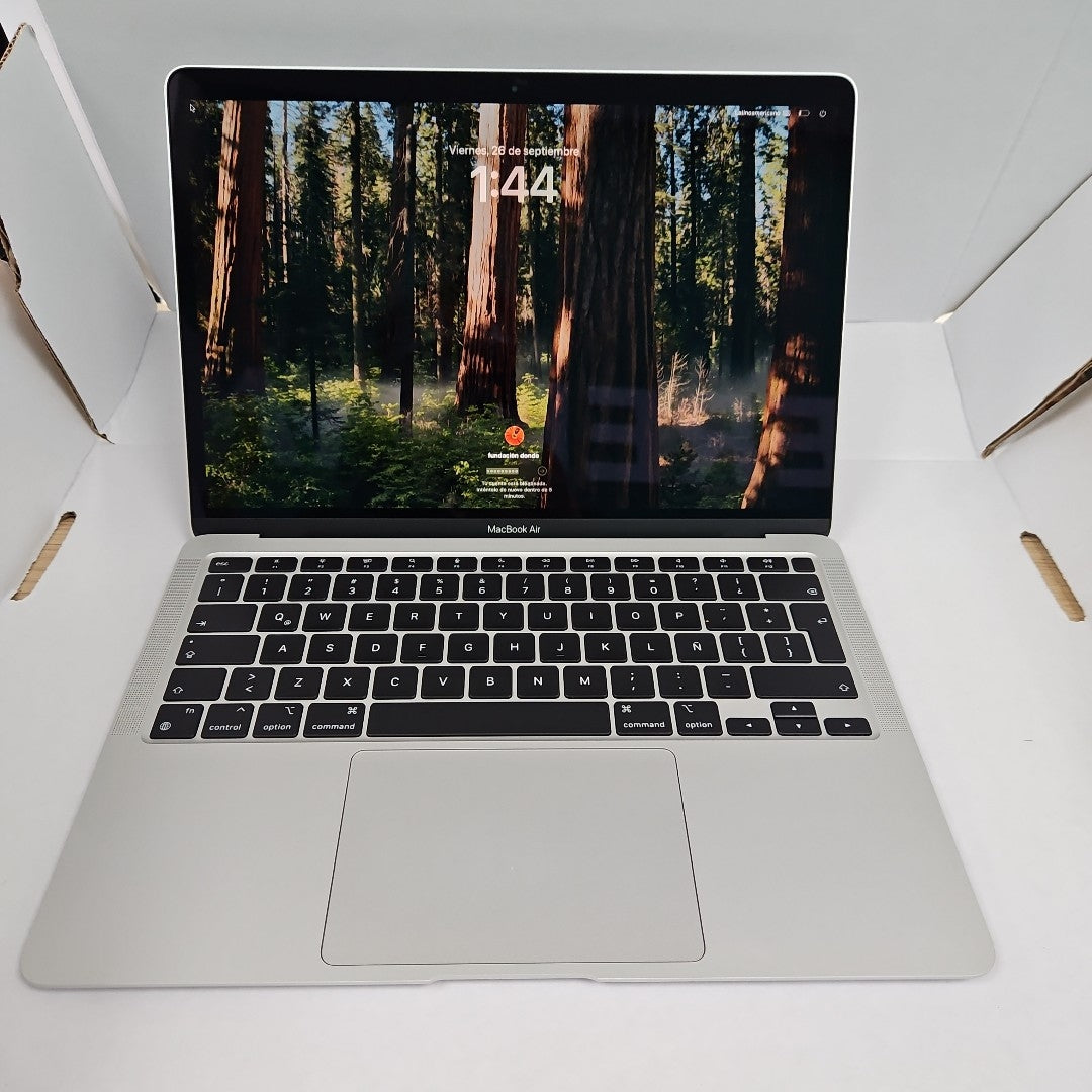 LAPTOP APPLE MACBOOK AIR 13" 2020 3.2 A2337 256 GB SSD 8 GB RAM (SEMINUEVO)
