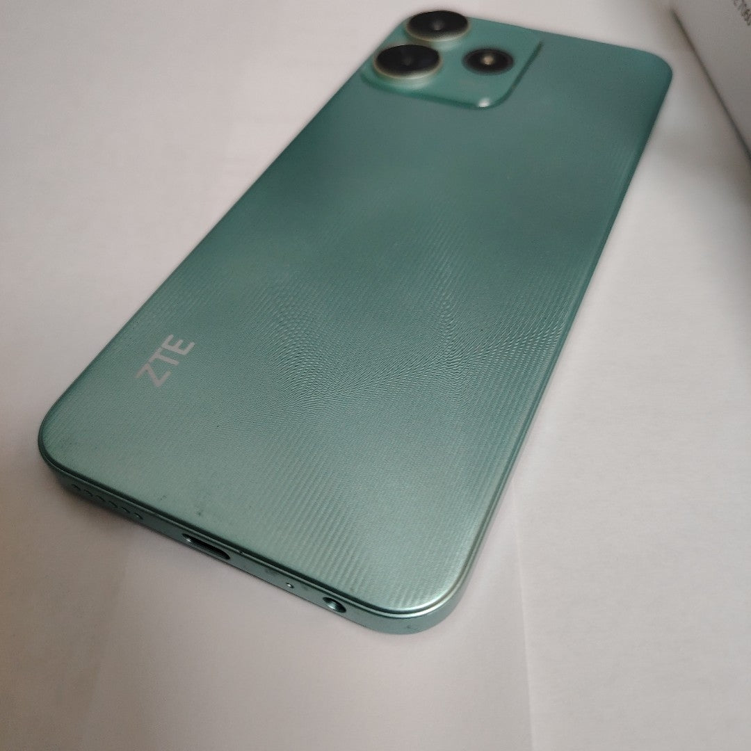 CELULAR ZTE BLADE V50 SMART 7060 128 GB 4 GB RAM (SEMINUEVO)