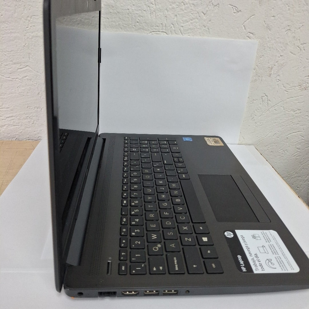 LAPTOP HP 15-DA0070LA (2020) 500 GB  4 GB RAM (SEMINUEVO)