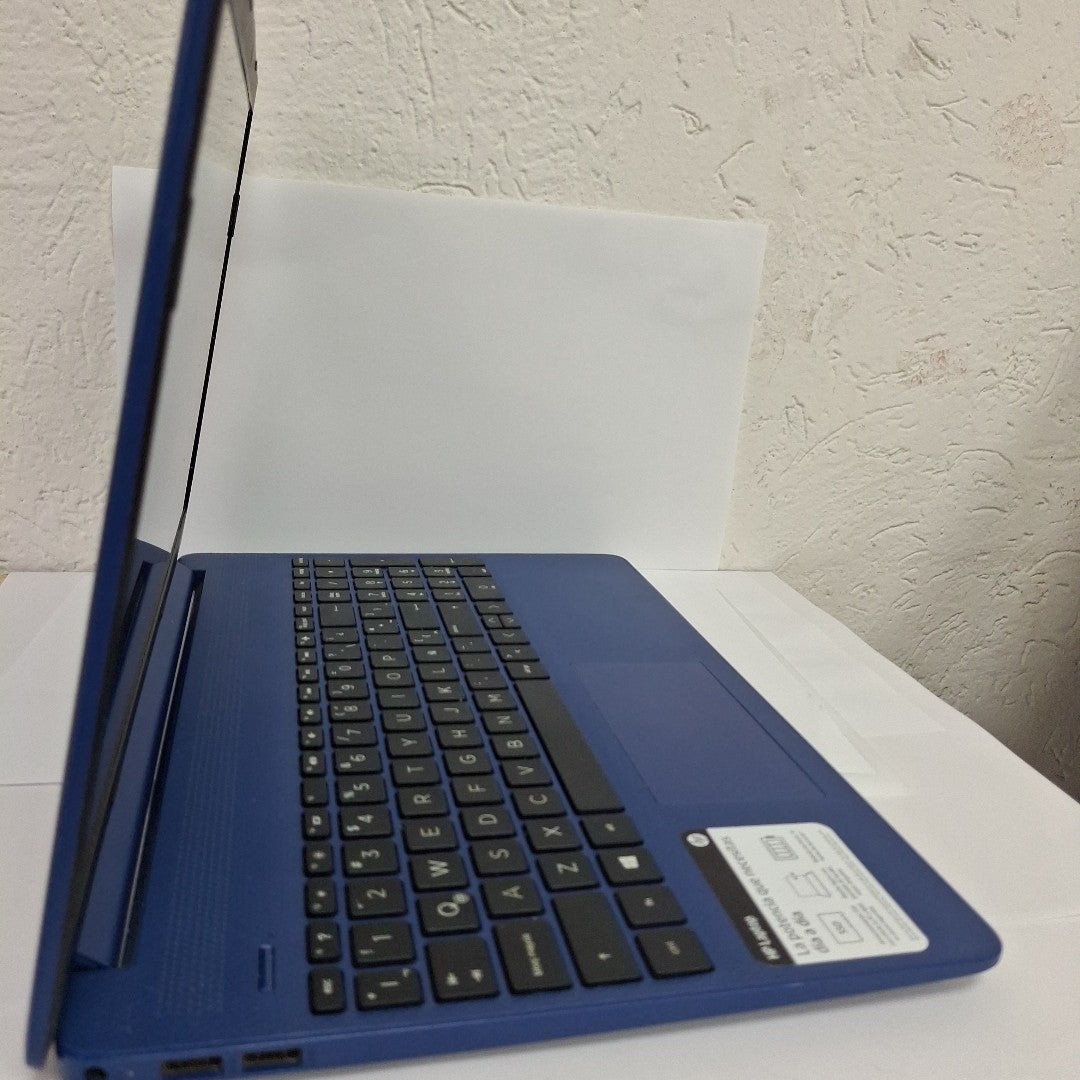 LAPTOP HP 15-EF1003LA (2021) 128 GB SSD 4 GB RAM (SEMINUEVO)