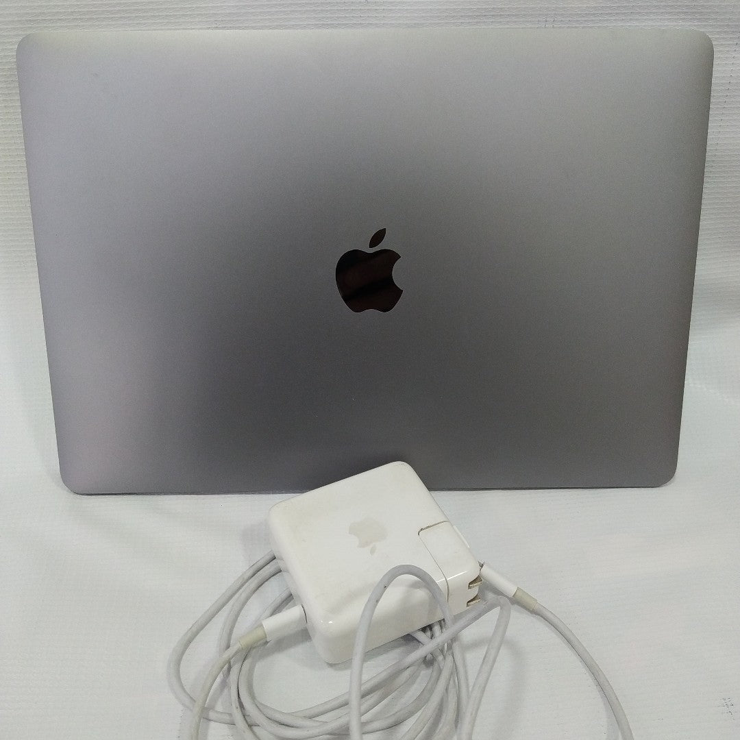 LAPTOP APPLE MACBOOK PRO 13" 2020 2.0 A2251 512 GB SSD 16 GB RAM (SEMINUEVO)