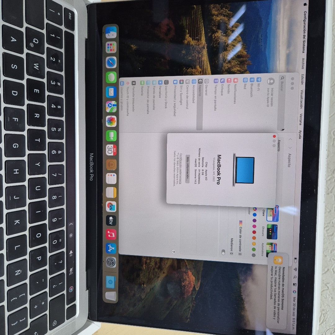 LAPTOP APPLE MACBOOK PRO 13" 2022 3.49 A2338 256 GB SSD 8 GB RAM (SEMINUEVO)