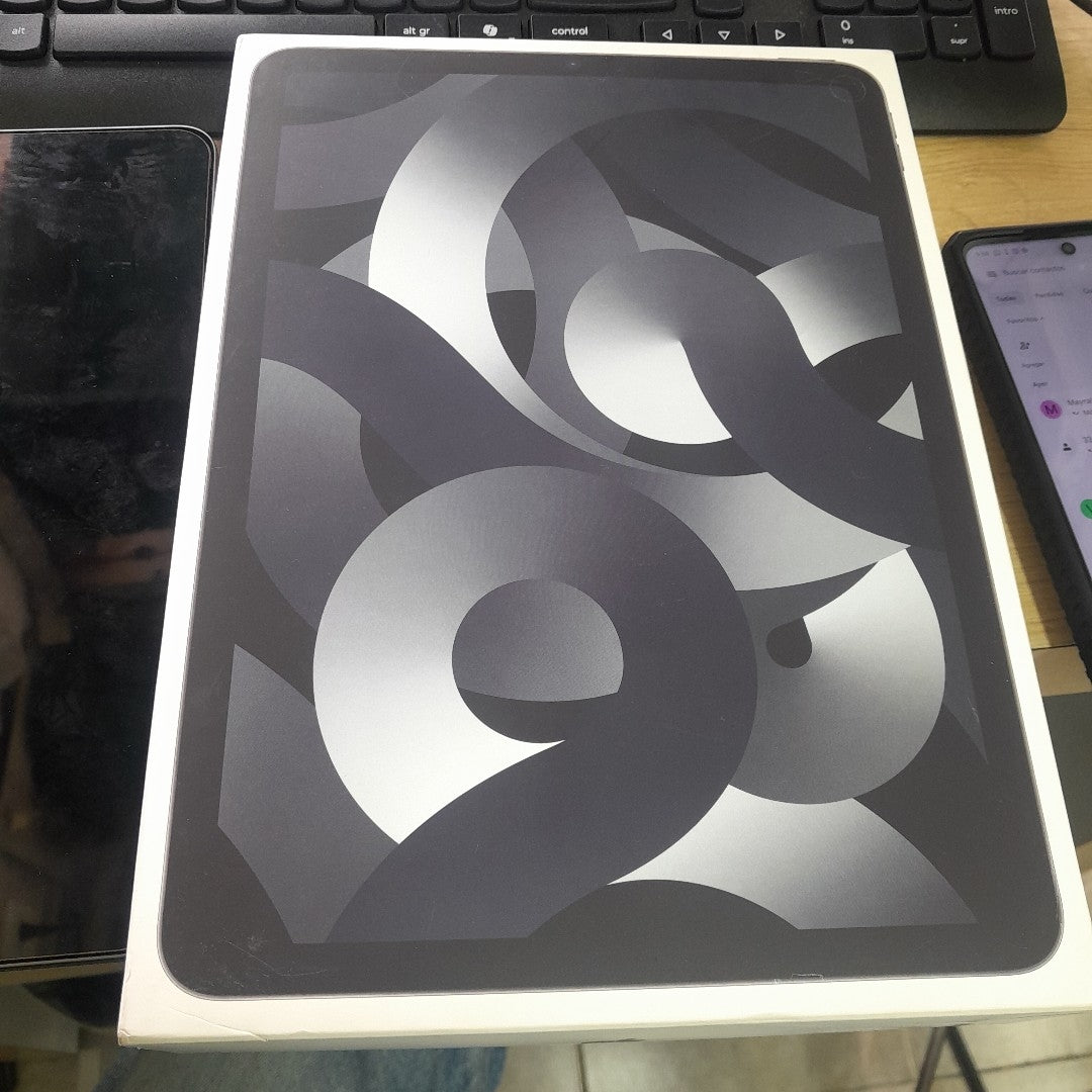 TABLETA APPLE IPAD AIR 5 A2588 64 GB 8 GB RAM (SEMINUEVO)