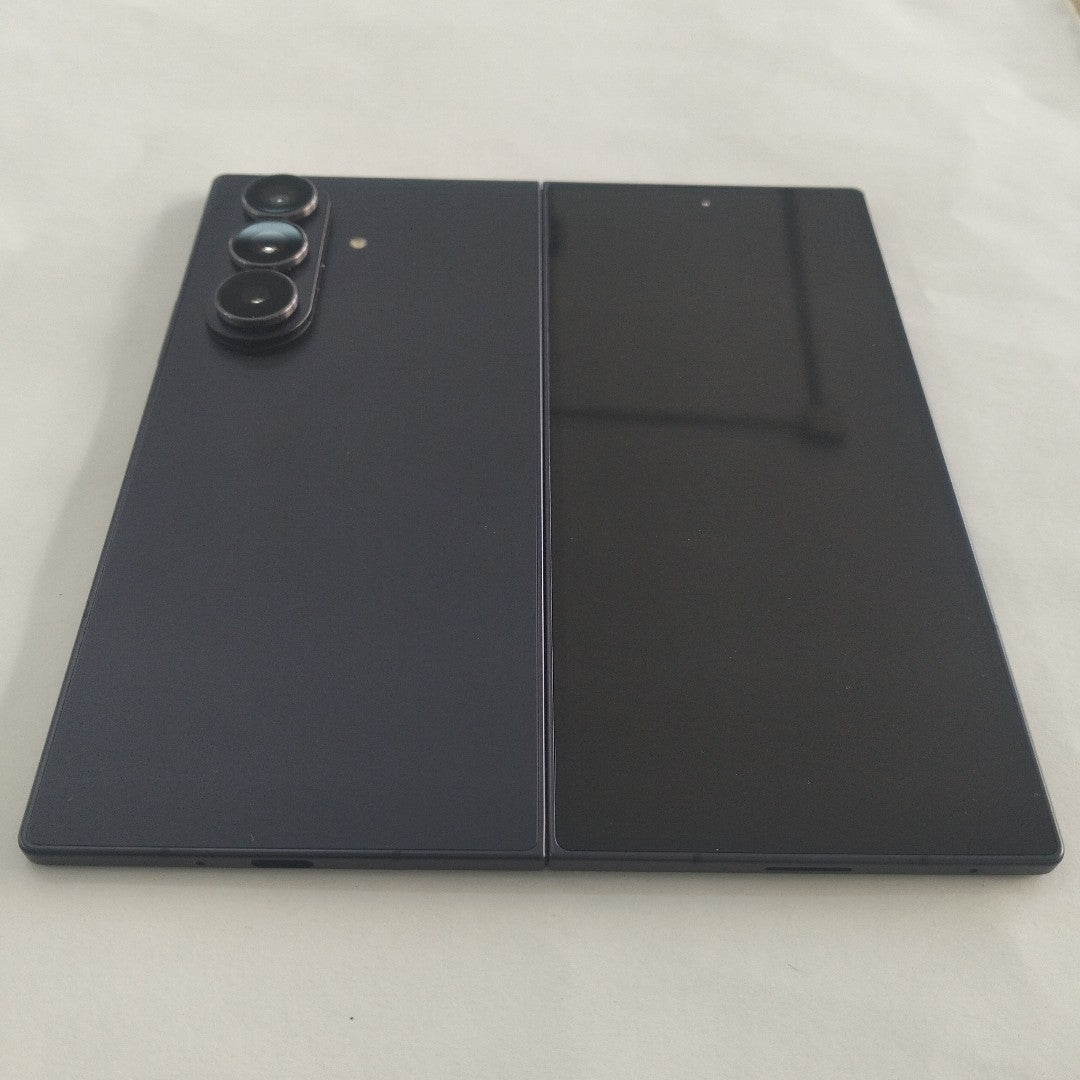CELULAR SAMSUNG GALAXY Z FOLD 7 SM-F988B (2025) 512 GB 12 GB RAM (SEMINUEVO)
