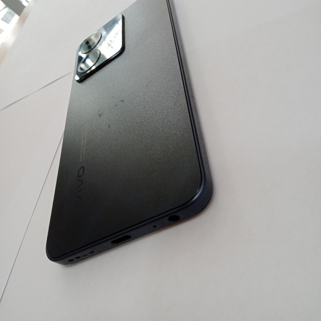 CELULAR VIVO Y35 V2205 128 GB 8 GB RAM (SEMINUEVO)