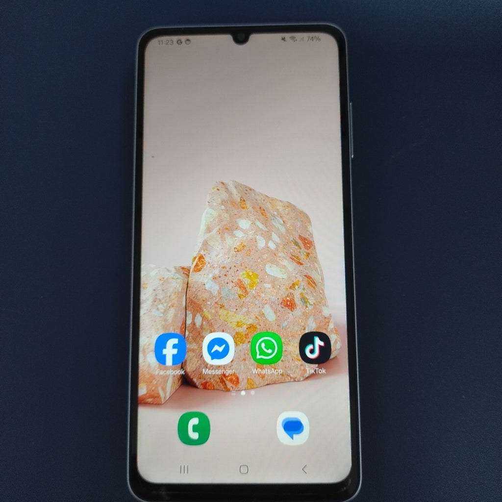 CELULAR SAMSUNG GALAXY A06 SM-A065M (2024) 64 GB 4 GB RAM (SEMINUEVO)