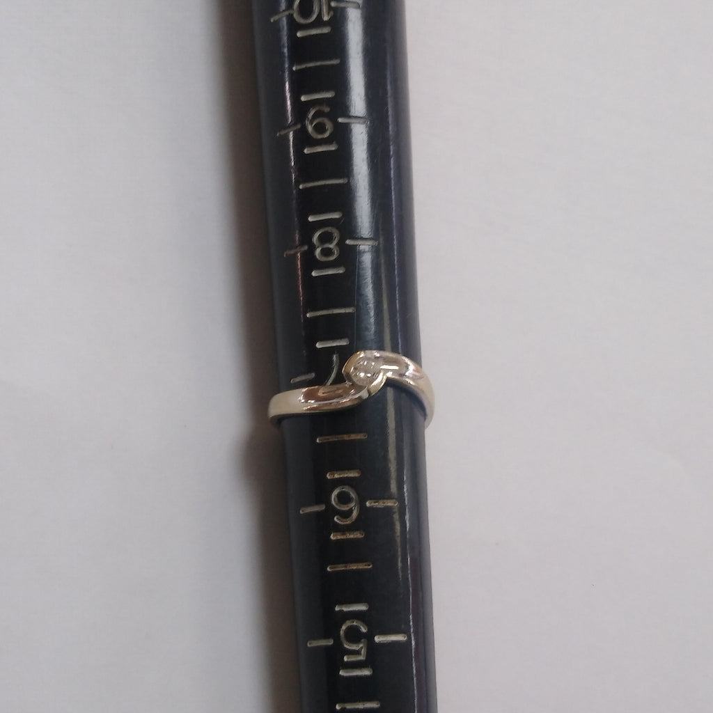 SOLITARIO. ORO BLANCO. 14 K 2.4 GRMS (SEMINUEVO)