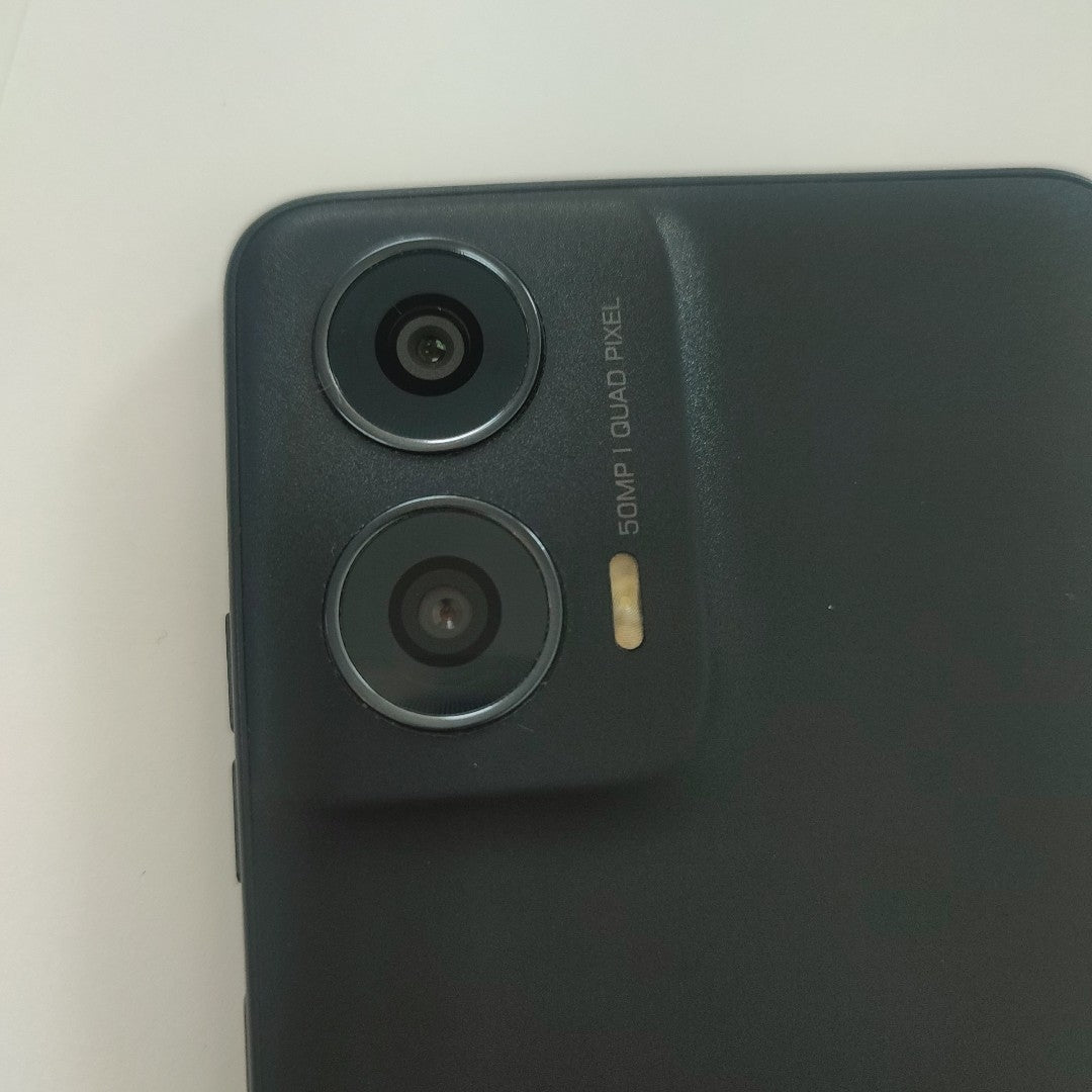 CELULAR MOTOROLA MOTO G24 XT2423-1 (2024) 256 GB 4 GB RAM (SEMINUEVO)