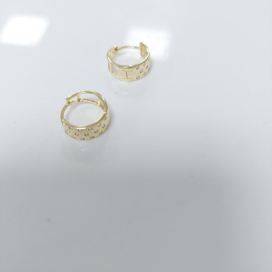 HUGGIES ORO 14K 2.5 (NUEVO)