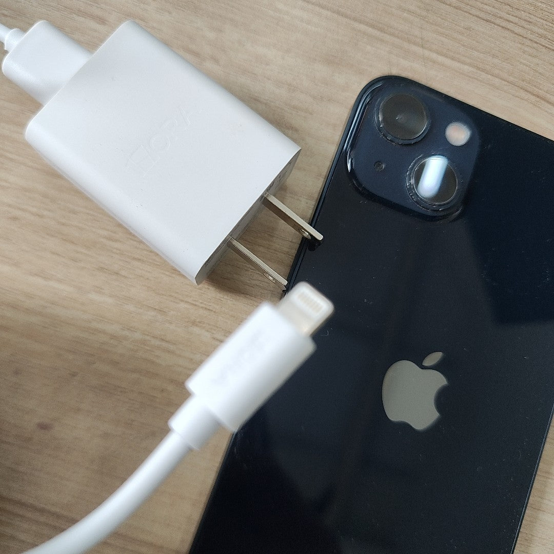 CELULAR APPLE IPHONE 13 A2631 128 GB 4 GB RAM (SEMINUEVO)