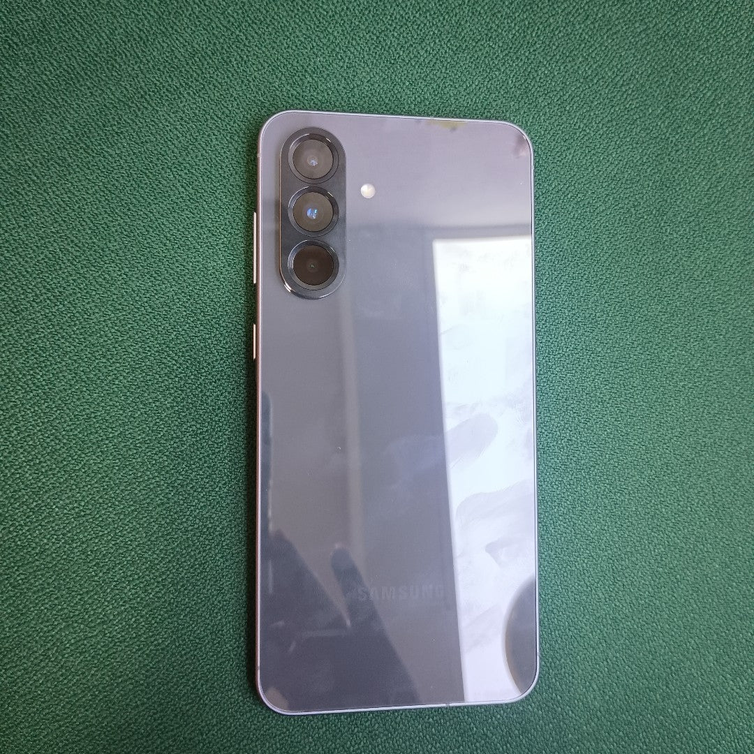 CELULAR SAMSUNG GALAXY A56 SM-A566E (2025) 128 GB 8 GB RAM (SEMINUEVO)