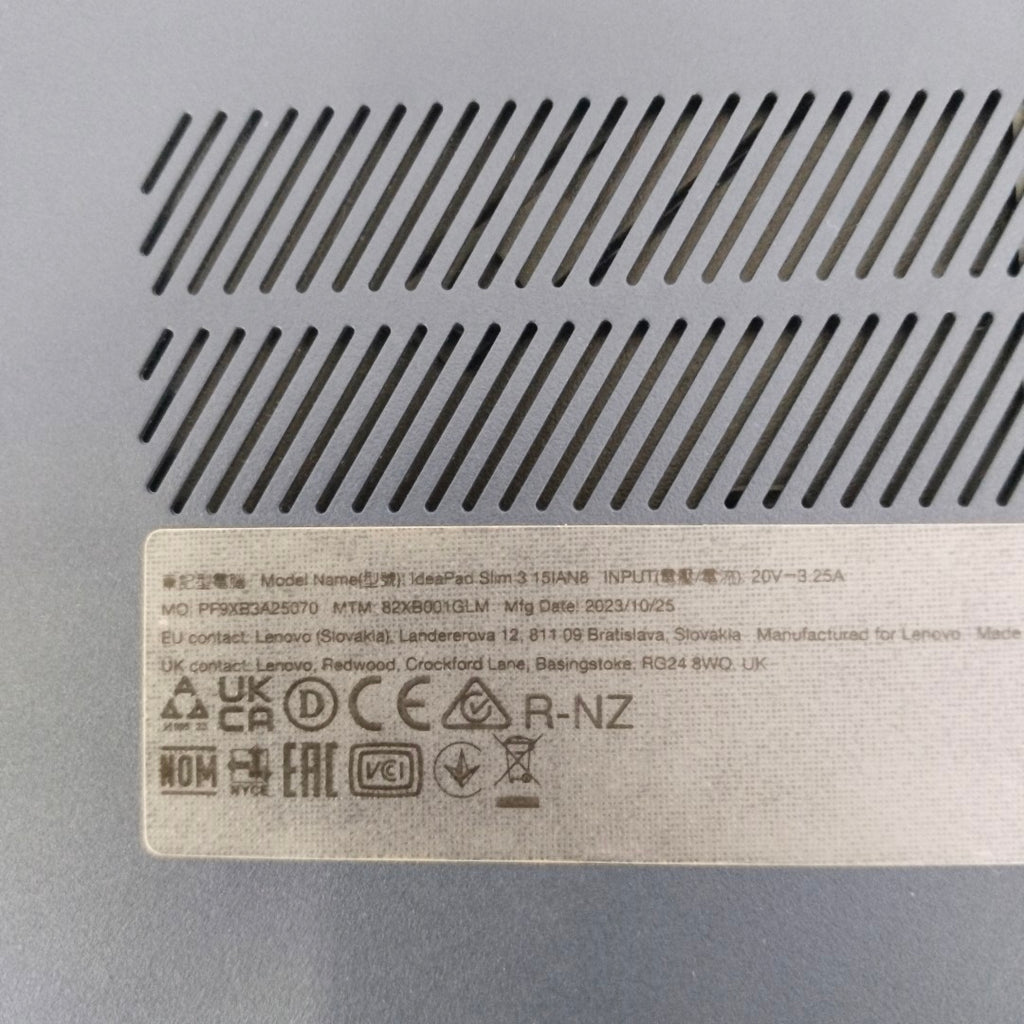 LAPTOP LENOVO IDEAPAD SLIM 3 15IAN8 (2023) 256 GB SSD 8 GB RAM (SEMINUEVO)