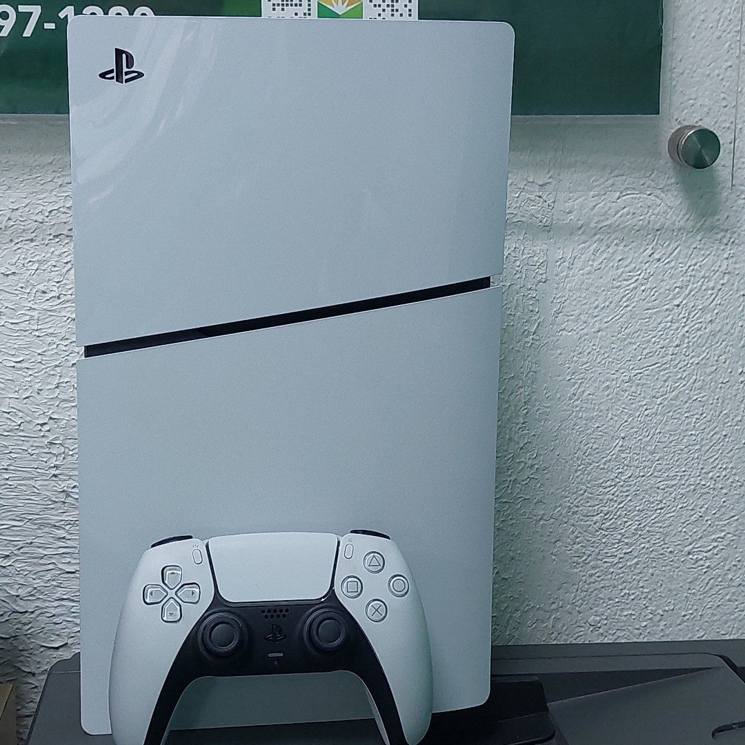 CONSOLA DE VIDEOJUEGO SONY PS5 SLIM 1 TB SSD (SEMINUEVO)