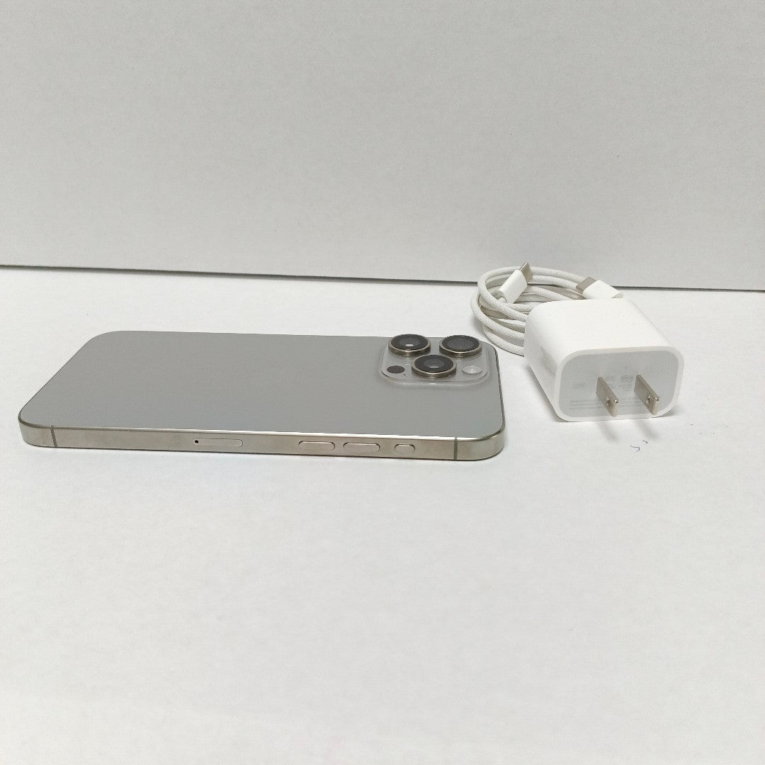 CELULAR APPLE IPHONE 15 PRO MAX A3105 (2023) 256 GB 8 GB RAM (SEMINUEVO)