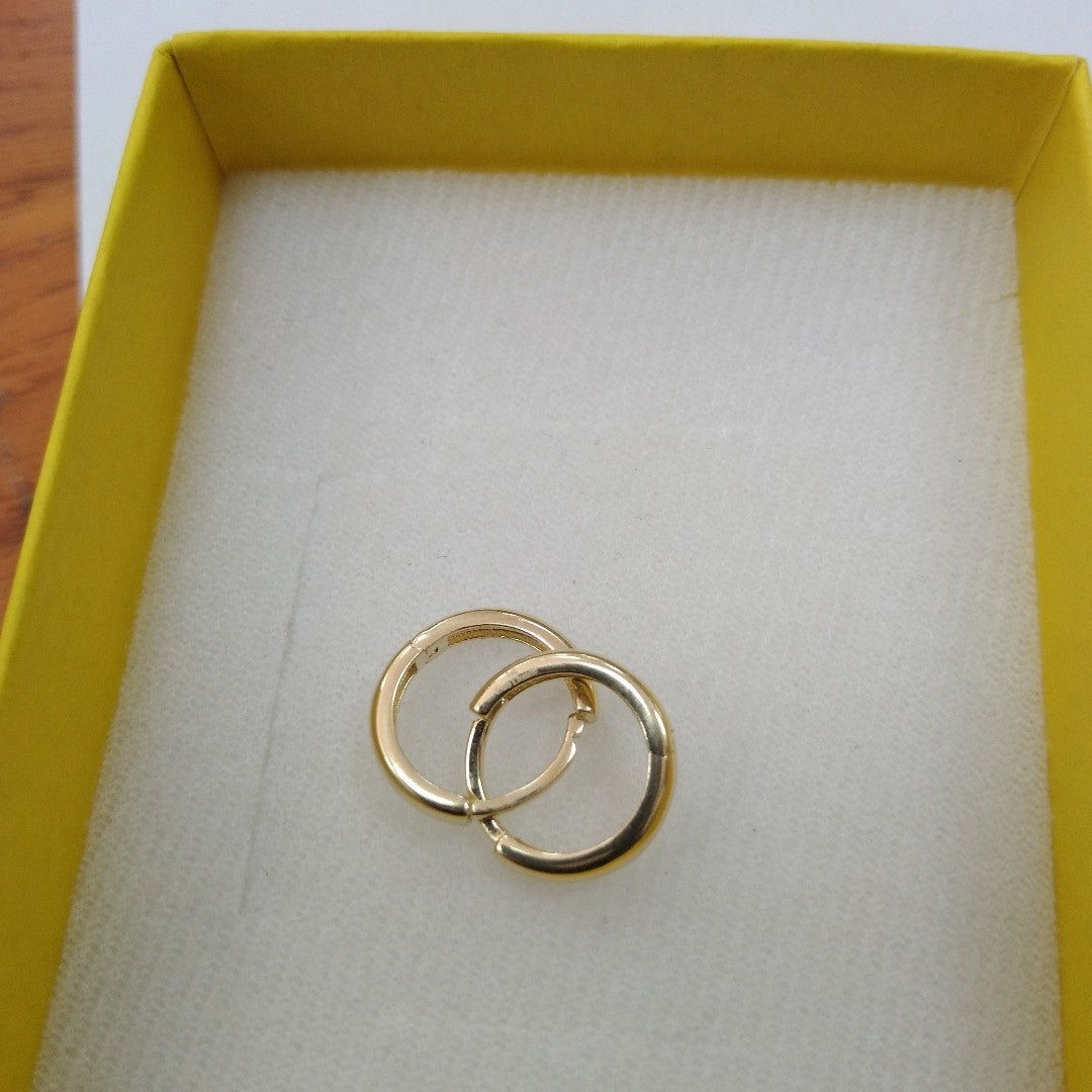 HUGGIES ORO 14K 1.5 (NUEVO)