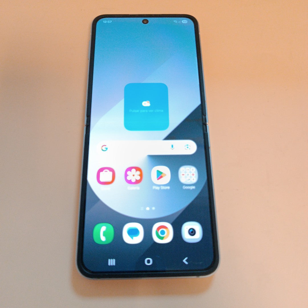 CELULAR SAMSUNG GALAXY Z FLIP6 SM-F741B (2024) 512 GB 12 GB RAM (SEMINUEVO)