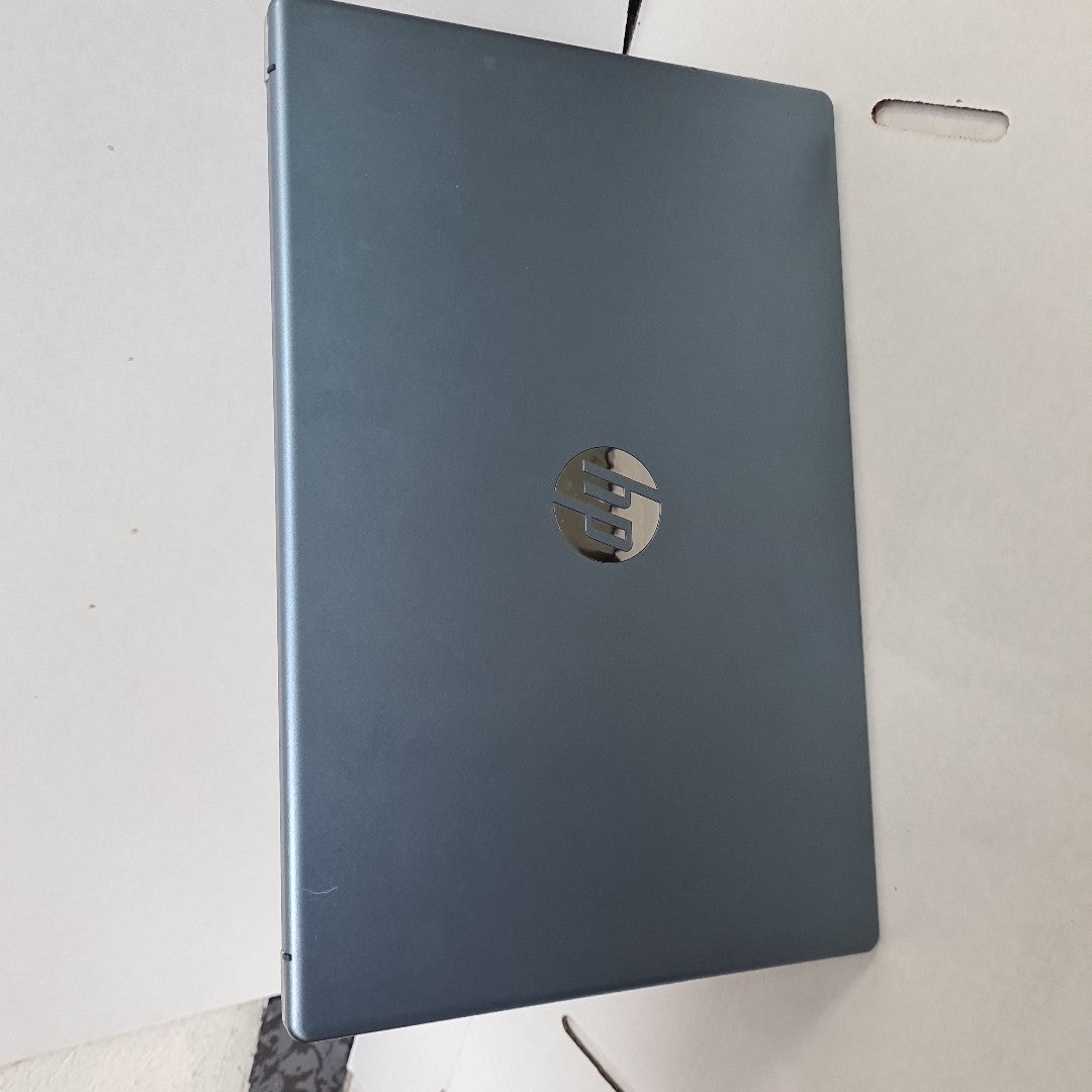 LAPTOP HP 15-FD0026LA (2024) 512 GB SSD 8 GB RAM (SEMINUEVO)
