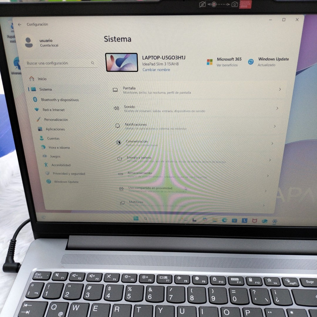 LAPTOP LENOVO IDEAPAD SLIM 3 15IAH8 (2024) 512 GB SSD 8 GB RAM (SEMINUEVO)