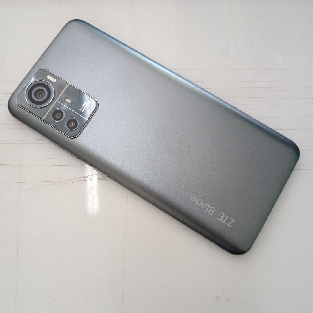 CELULAR ZTE BLADE V41 SMART A7050 (2023) 64 GB 4 GB RAM (SEMINUEVO)