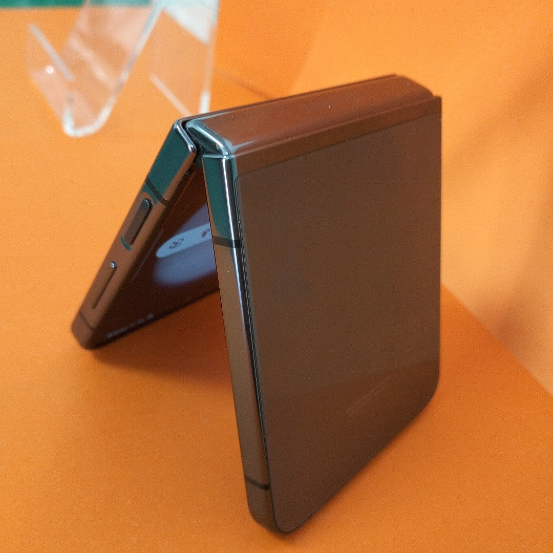 CELULAR SAMSUNG GALAXY Z FLIP 5 SM-F731B (2023) 512 GB 8 GB RAM (SEMINUEVO)