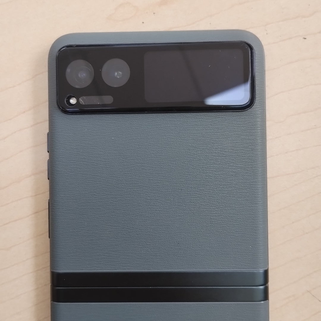 CELULAR MOTOROLA RAZR XT2323-2 (2023) 128 GB 8 GB RAM (SEMINUEVO)