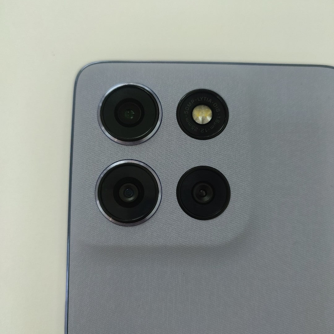 CELULAR MOTOROLA MOTO G86 XT2527-1 (2025) 256 GB 8 GB RAM (SEMINUEVO)