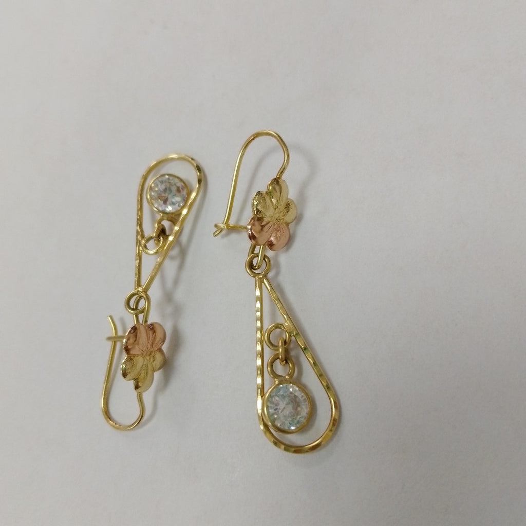 ARETES PAR. ORO. 10 K 3.6 GRMS (SEMINUEVO)