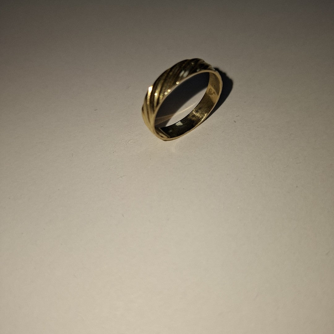ARGOLLA. ORO. 10 K 1.4 GRMS (SEMINUEVO)