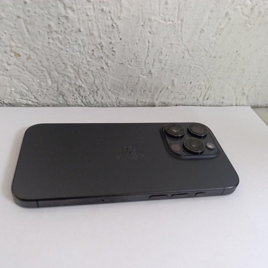 CELULAR APPLE IPHONE 15 PRO A3101 256 GB 8 GB RAM (SEMINUEVO)