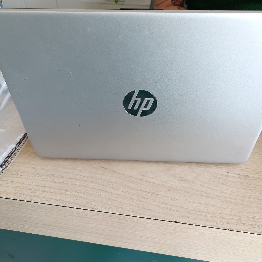 LAPTOP HP 14-DQ0527LA (2023) 256 GB SSD 8 GB RAM (SEMINUEVO)