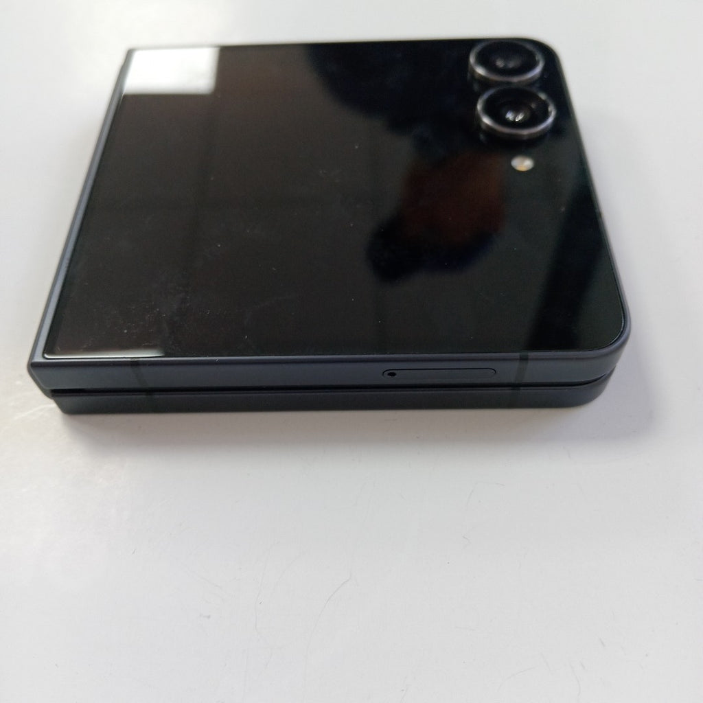 CELULAR SAMSUNG GALAXY Z FLIP 7 SM-F766B (2025) 512 GB 12 GB RAM (SEMINUEVO)