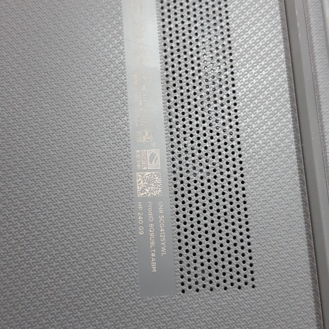 LAPTOP HP 240 G9 (2024) 256 GB SSD 8 GB RAM (SEMINUEVO)