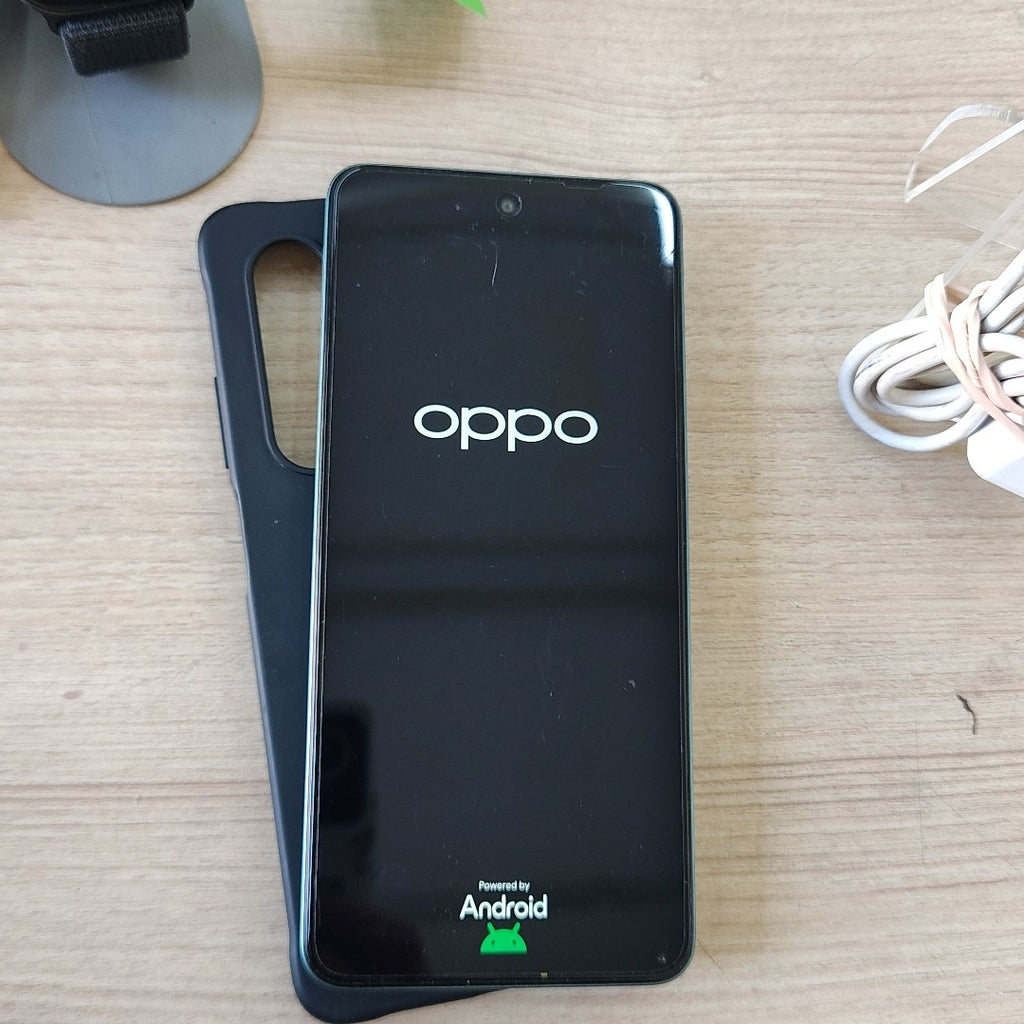 CELULAR OPPO  A5 CPH2727 (2025) 256 GB 4 GB RAM (SEMINUEVO)