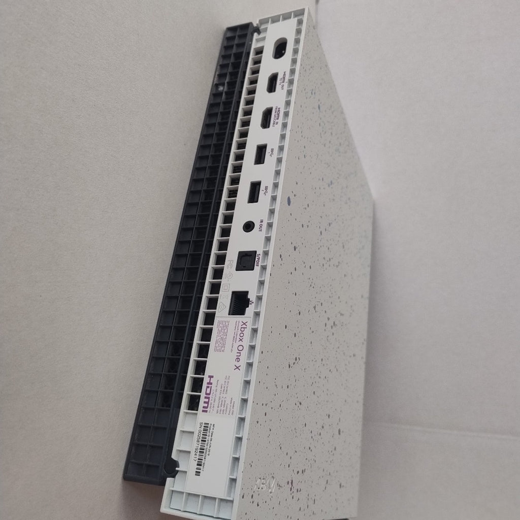 CONSOLA DE VIDEOJUEGO MICROSOFT XBOX ONE X 1 TB (SEMINUEVO)