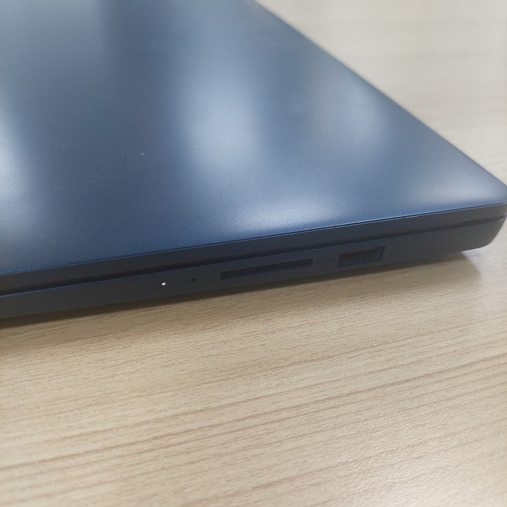 LAPTOP LENOVO IDEAPAD SLIM 3 15IAH8 (2024) 512 GB SSD 8 GB RAM (SEMINUEVO)