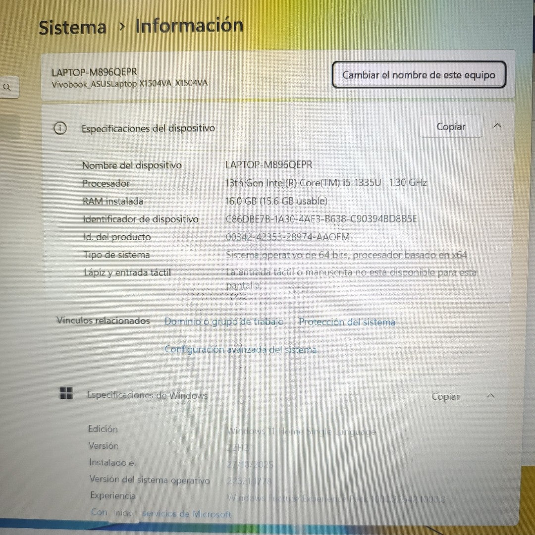 LAPTOP ASUS VIVOBOOK 15 X1504VA-NJ511W (2024) 512 GB SSD 16 GB RAM (SEMINUEVO)