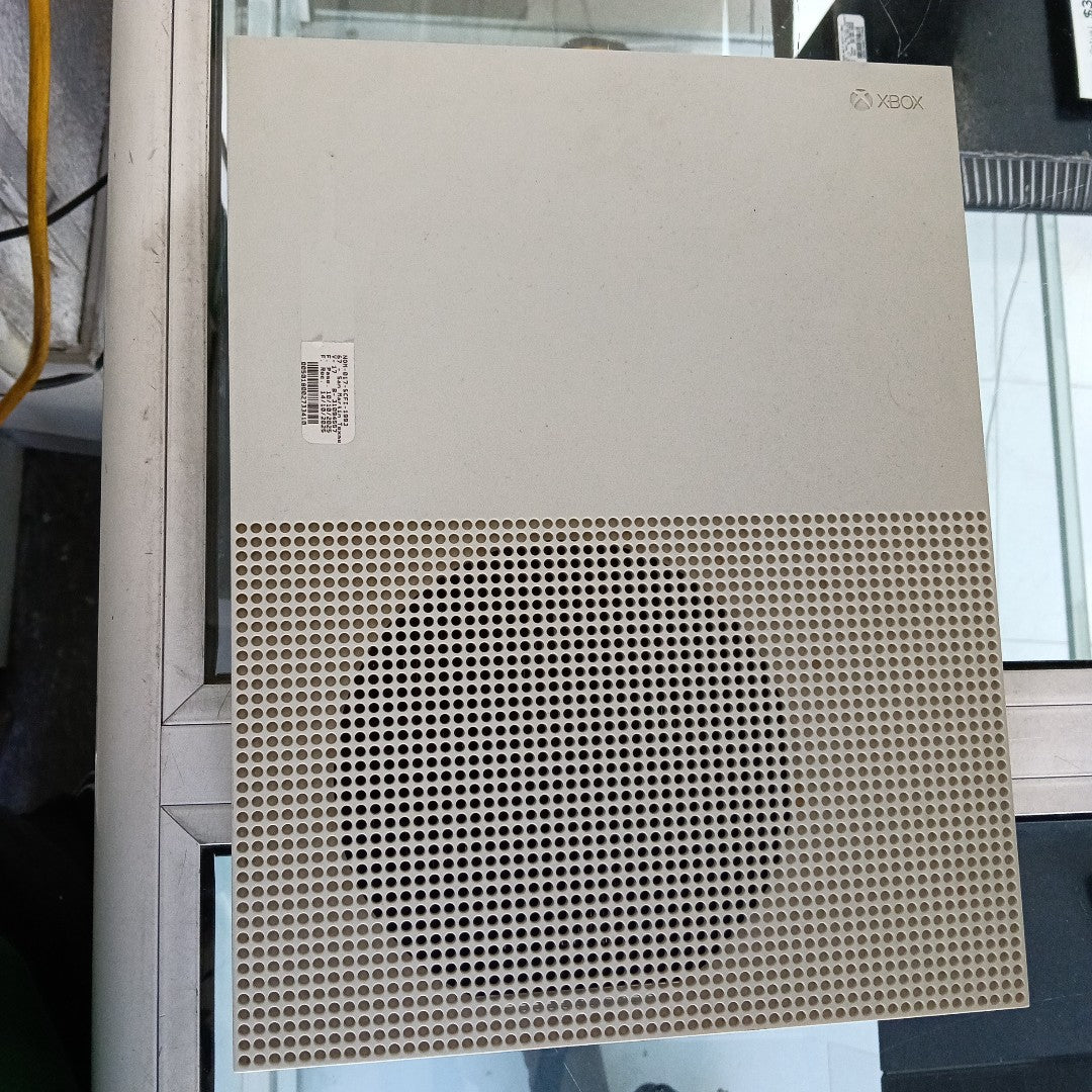 CONSOLA DE VIDEOJUEGO MICROSOFT XBOX ONE S 1 TB (SEMINUEVO)