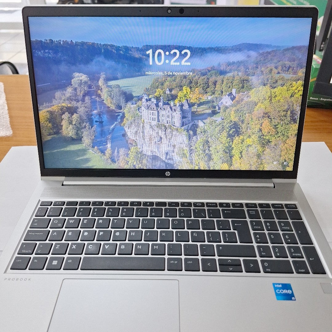 LAPTOP HP PROBOOK 450 G9 (2024) 512 GB SSD 16 GB RAM (SEMINUEVO)