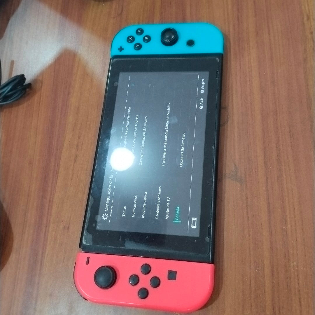 CONSOLA DE VIDEOJUEGO NINTENDO SWITCH 32 GB (SEMINUEVO)