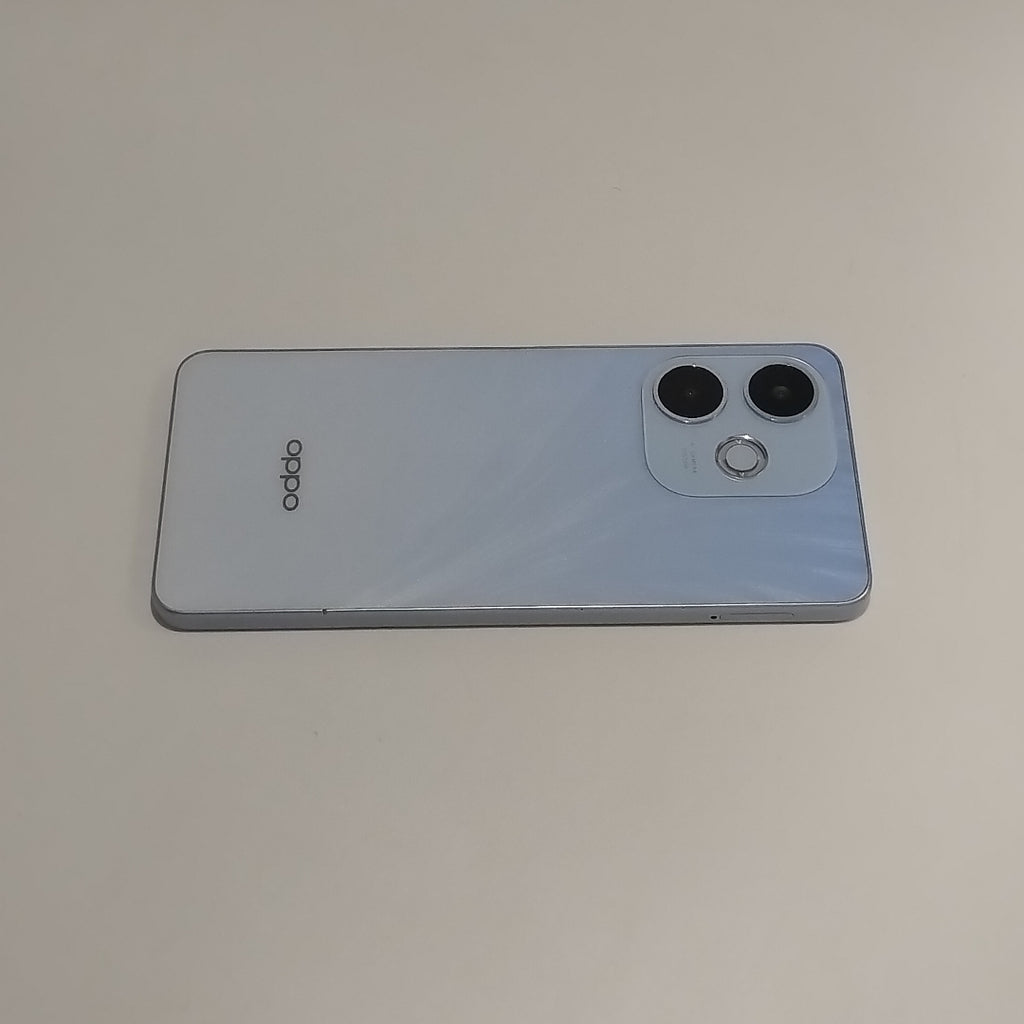 CELULAR OPPO  A5 PRO CPH2711 (2025) 256 GB 8 GB RAM (SEMINUEVO)