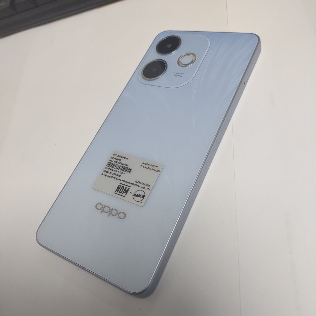 CELULAR OPPO  A5 PRO CPH2711 (2025) 256 GB 8 GB RAM (SEMINUEVO)