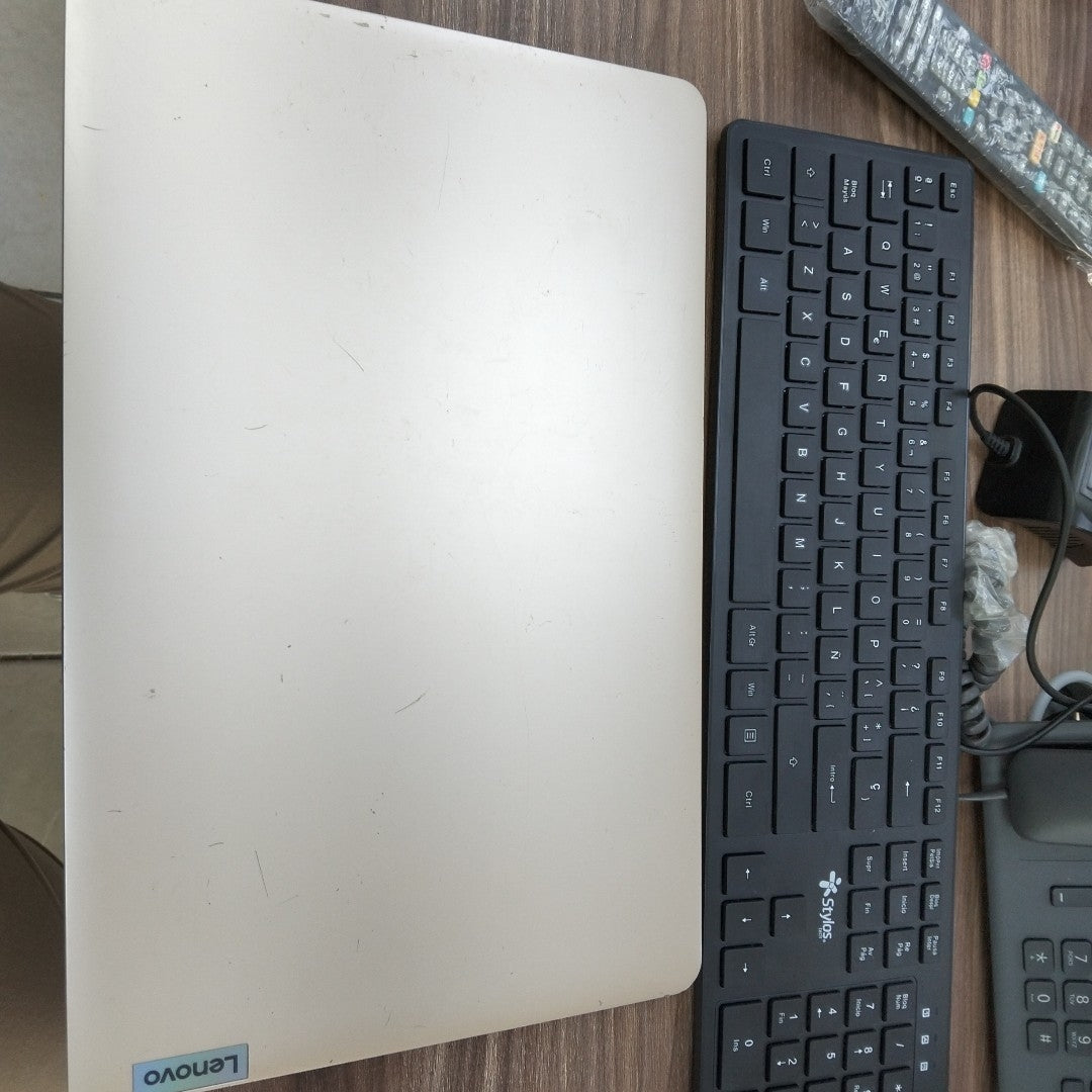 LAPTOP LENOVO IDEAPAD 1 15AMN7 (2023) 256 GB SSD 8 GB RAM (SEMINUEVO)