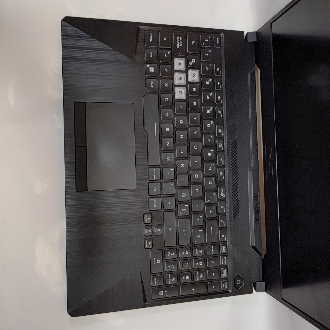 LAPTOP ASUS TUF GAMING A15 FA506NFR-HN007W (2024) 512 GB SSD 8 GB RAM (SEMINUEVO)